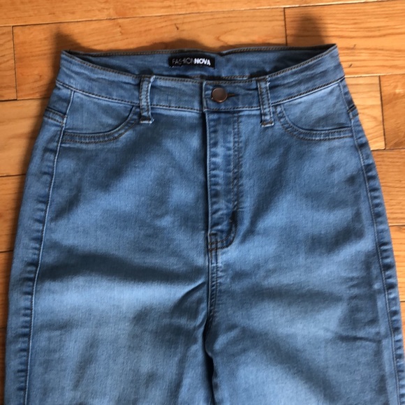 Classic High Waist Skinny Jeans - Light Blue Wash - Picture 3 of 4